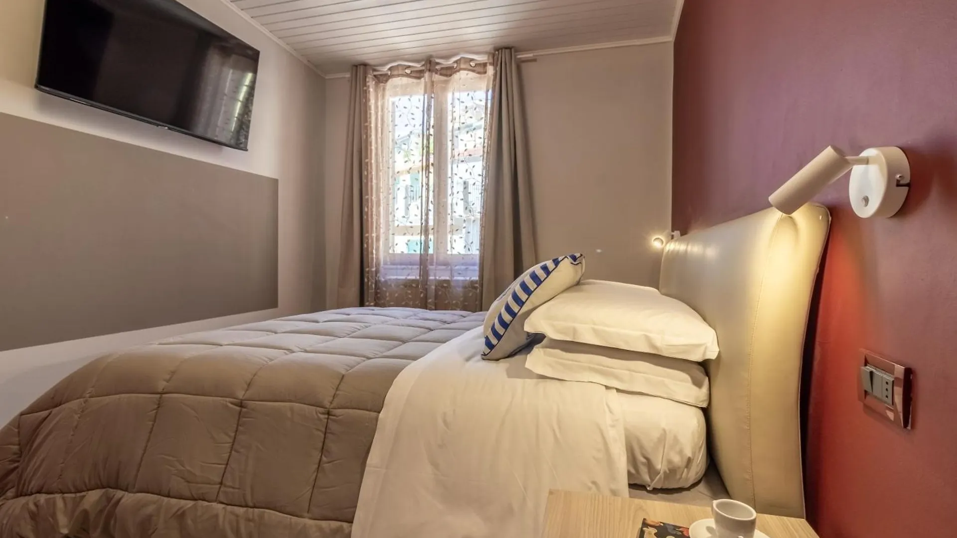 דירות ריומאג'ורה Ca Vivaldi Penthouse 5Terreparco 0*,